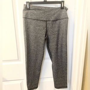 Victoria’s Secret Knockout Gray Capri Leggings